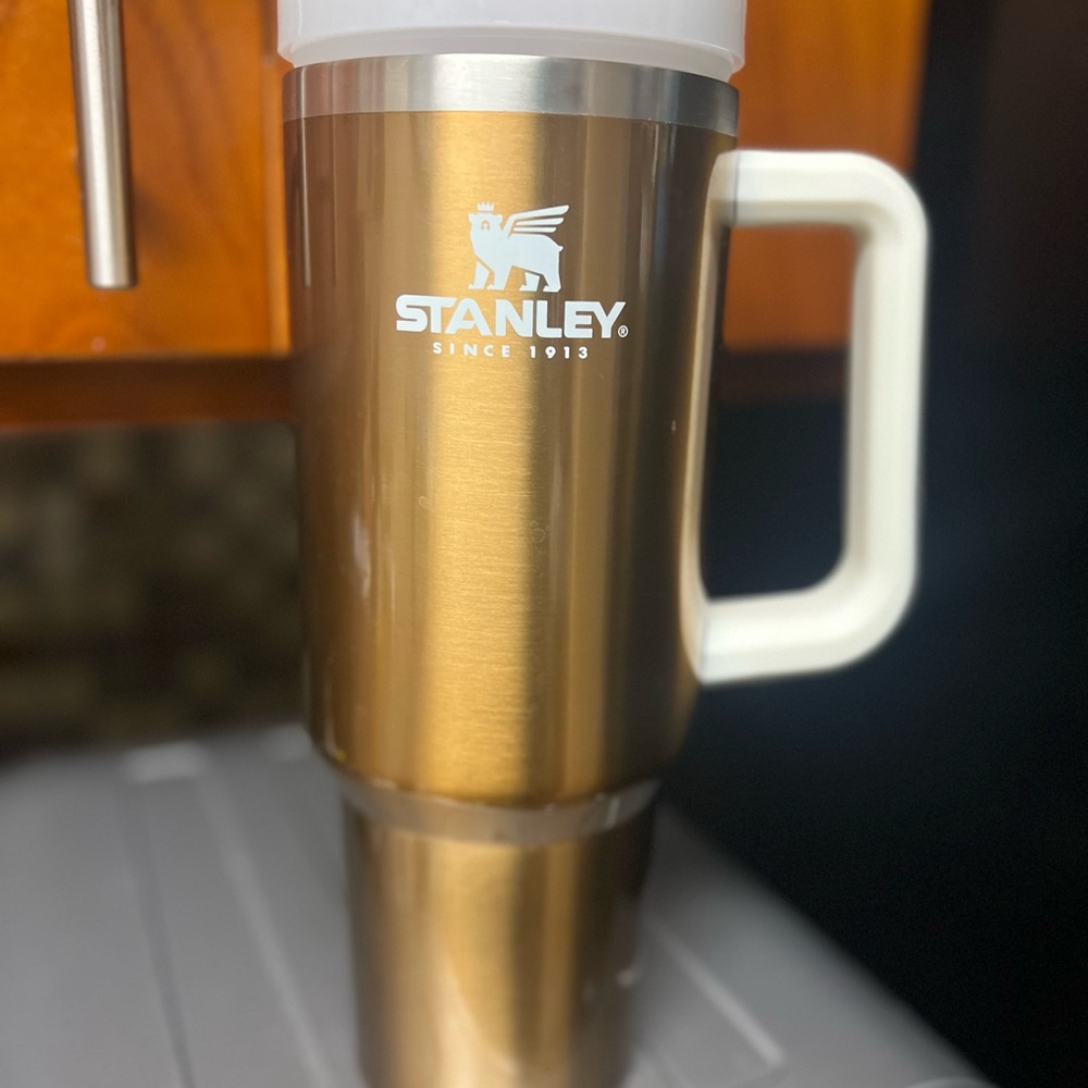 Stanley 40 oz quencher Tumbler